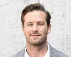 WHO IS ARMIE HAMMER BIOGRAPHY AGE WORK LOVES CURIOSITIES